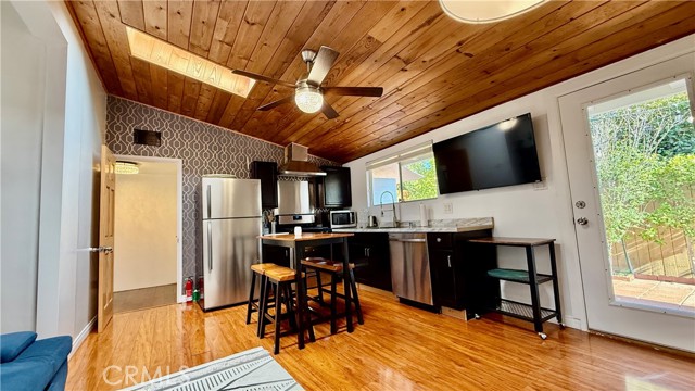 7950 Capistrano Avenue, West Hills CA: https://media.crmls.org/medias/a8b7d5b9-f694-4356-b783-a9d5adc65464.jpg