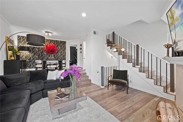 Detail Gallery Image 8 of 46 For 5100 Riverton Ave #14,  North Hollywood,  CA 91601 - 3 Beds | 2/1 Baths