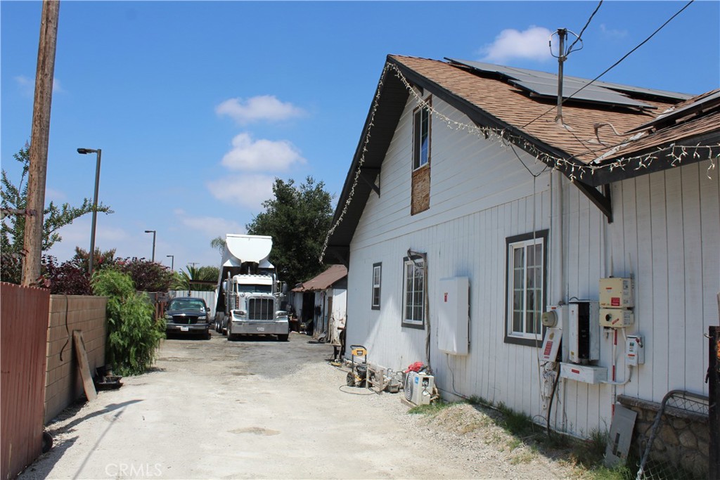 https://media.crmls.org/medias/a8b97c38-1b47-4b2d-936f-5407ed79115f.jpg?preset=X-Large