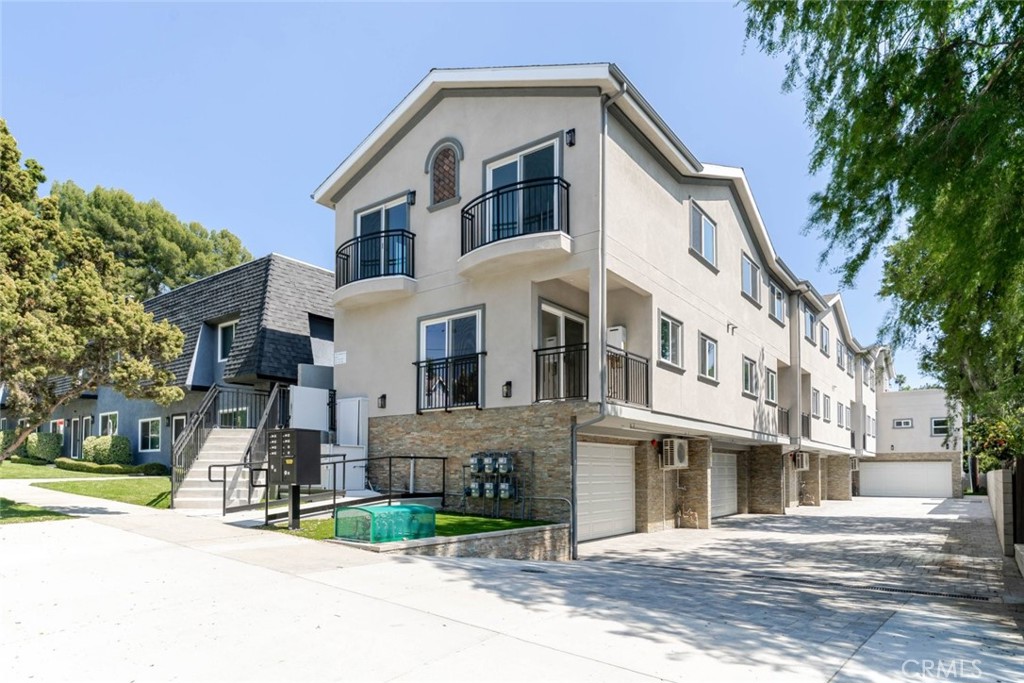 1961 Waltonia Drive #106