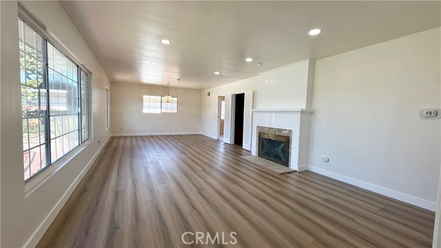 Detail Gallery Image 6 of 26 For 1048 E 45th Way, Long Beach,  CA 90807 - 3 Beds | 2 Baths