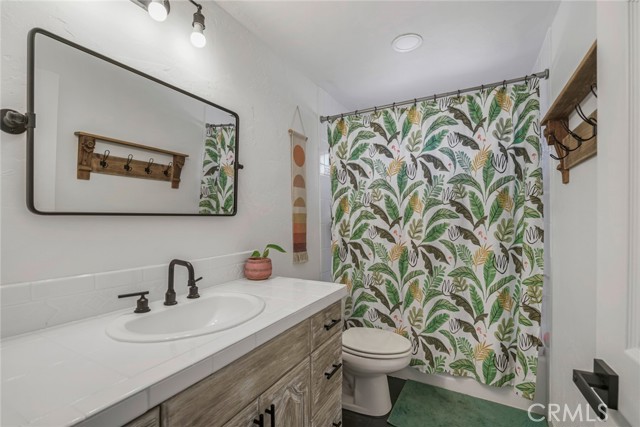 Detail Gallery Image 23 of 46 For 1327 Morning Glory Pl, Vista,  CA 92084 - 4 Beds | 2/1 Baths