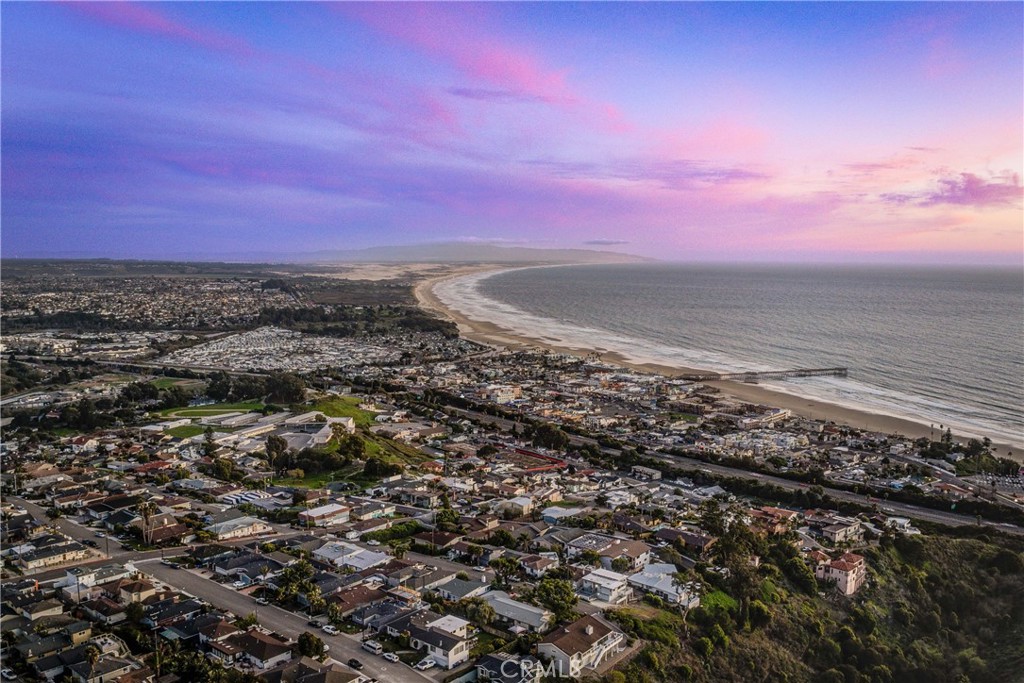 https://media.crmls.org/medias/a8bcc03d-f6ef-4b20-bfbf-92ce91493bf6.jpg?preset=X-Large
