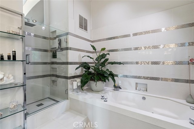 Detail Gallery Image 15 of 25 For 8374 Yucca Trl, Los Angeles,  CA 90046 - 4 Beds | 3/1 Baths