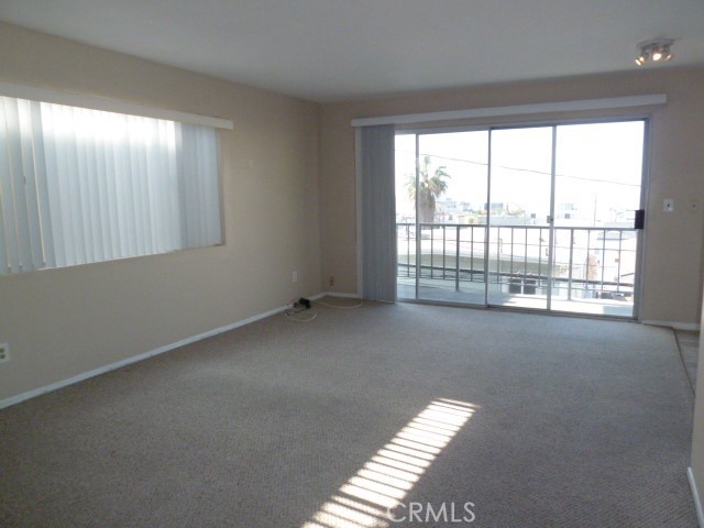 323 Monterey Boulevard, Hermosa Beach, California 90254, ,Residential Income,Sold,Monterey,SB23099842