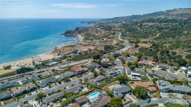 4335 Admirable, Rancho Palos Verdes, California 90275, 4 Bedrooms Bedrooms, ,1 BathroomBathrooms,Residential,For Sale,Admirable,PV26089270