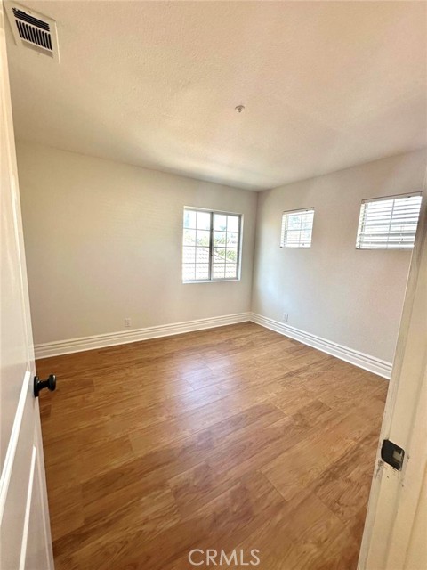 Detail Gallery Image 13 of 14 For 8042 San Tropez Ct, Fontana,  CA 92336 - 4 Beds | 2/1 Baths