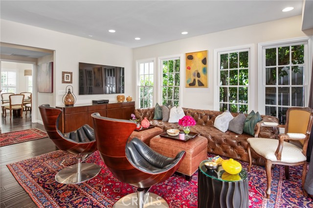 4323 Laurelgrove Avenue, Studio City CA: https://media.crmls.org/medias/a8be7eaf-6358-46c4-a5f7-f2118f8aba90.jpg