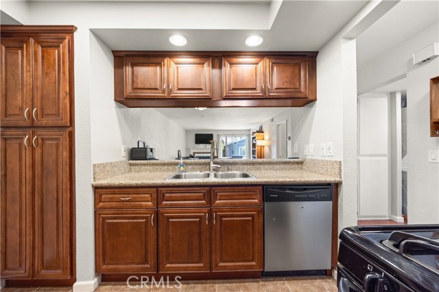 1919 E Beverly Way, Long Beach CA: https://media.crmls.org/medias/a8bee6d4-d523-4353-92a9-8c9cf3a3e843.jpg
