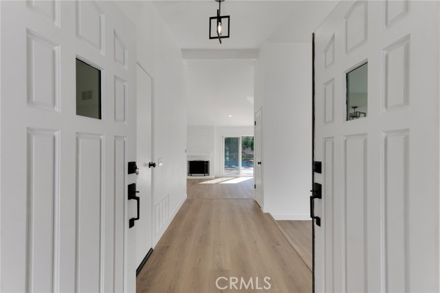 Detail Gallery Image 5 of 43 For 13754 Bear Valley Rd, Moorpark,  CA 93021 - 3 Beds | 2 Baths