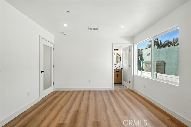 3031 3033 Vineyard Avenue, Los Angeles CA: https://media.crmls.org/medias/a8bf1a0c-6407-4642-9d95-48d885061f16.jpg