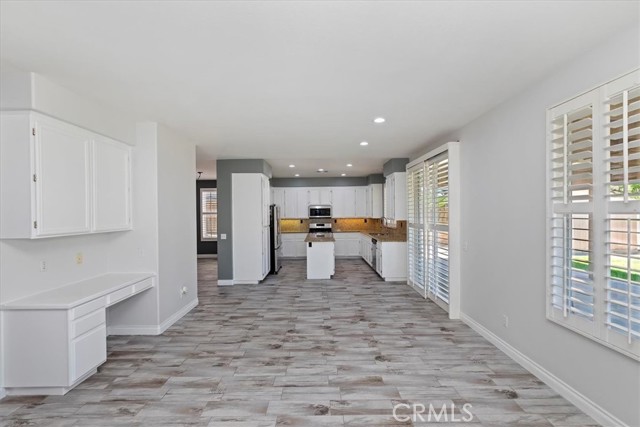 8433 Lindenhurst Street, Riverside CA: https://media.crmls.org/medias/a8bf1e1f-7ff7-46d9-8767-01181408283c.jpg