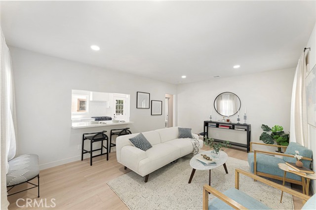 Detail Gallery Image 2 of 11 For 2626 Crestmoore, Los Angeles,  CA 90065 - 1 Beds | 1 Baths