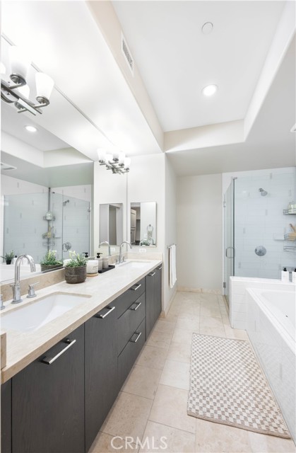 352 Caruso Avenue, Glendale CA: https://media.crmls.org/medias/a8c090c4-85ff-4c90-b705-a63c995575bb.jpg