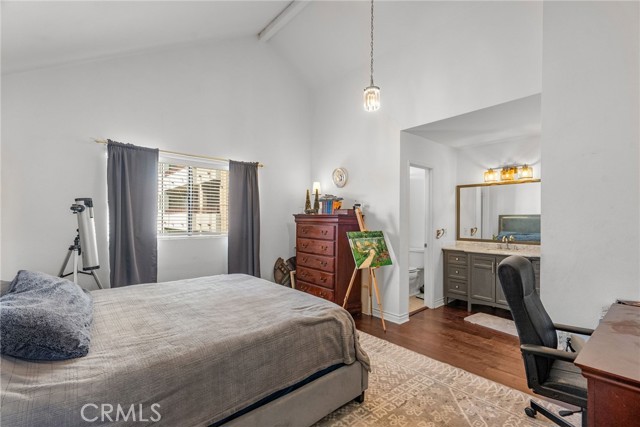 5463 Newcastle Avenue, Encino CA: https://media.crmls.org/medias/a8c1198a-3874-452b-b6f2-2a4c9a74c26f.jpg