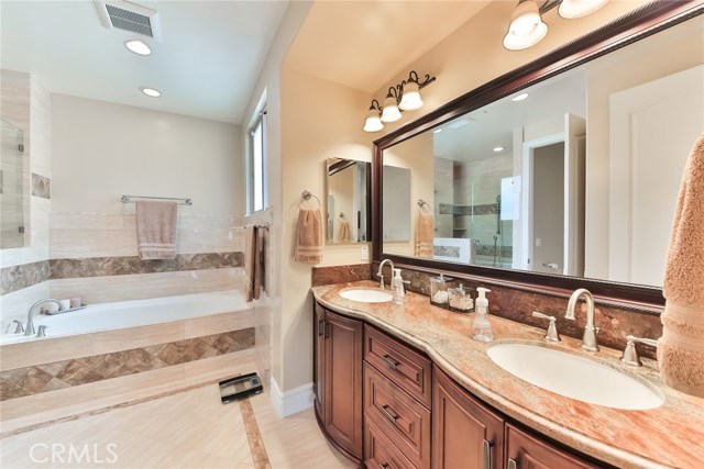 1807 Huntington Lane, Redondo Beach, California 90278, 4 Bedrooms Bedrooms, ,3 BathroomsBathrooms,Residential,Sold,Huntington,SB17030098