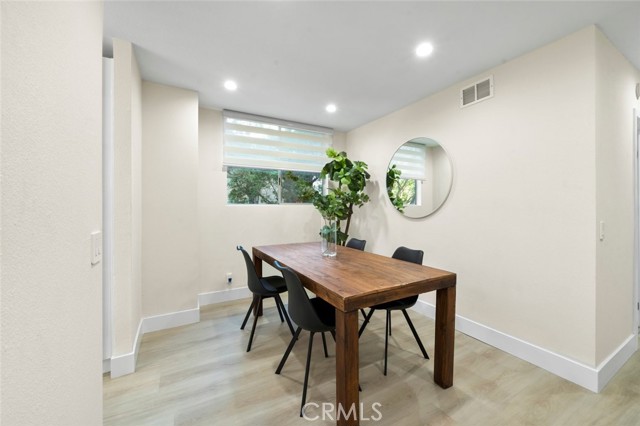 Detail Gallery Image 11 of 30 For 100 S Doheny Dr #220,  Los Angeles,  CA 90048 - 2 Beds | 2 Baths