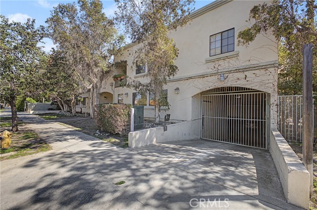 Detail Gallery Image 3 of 29 For 10894 Olinda St #109,  Sun Valley,  CA 91352 - 3 Beds | 3 Baths