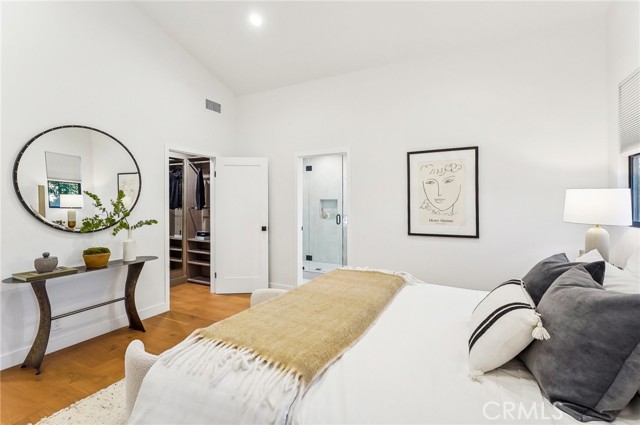 Detail Gallery Image 13 of 22 For 2710 Granville Ave, Los Angeles,  CA 90064 - 3 Beds | 2/1 Baths