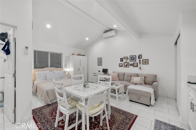 7228 Jamieson Avenue, Reseda CA: https://media.crmls.org/medias/a8c42b08-1ceb-4042-b531-64014539e011.jpg