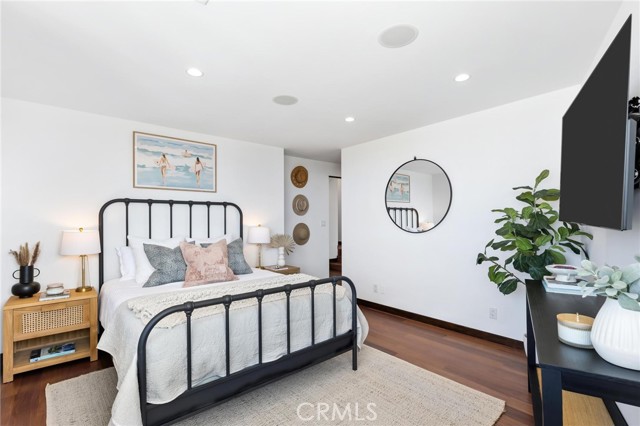 2114 Manhattan Ave, Hermosa Beach CA: https://media.crmls.org/medias/a8c4d258-ee11-4057-8a33-b8cace038986.jpg