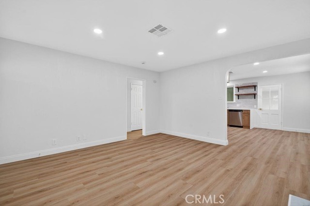 Detail Gallery Image 14 of 49 For 4392 Elm, Long Beach,  CA 90807 - 4 Beds | 2 Baths