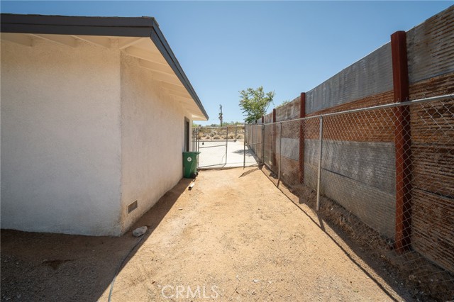 Detail Gallery Image 25 of 32 For 61580 Granada Dr, Joshua Tree,  CA 92252 - 3 Beds | 2 Baths