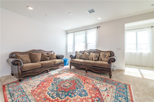 Detail Gallery Image 5 of 27 For 15907 Stresa Ln #10,  Fontana,  CA 92336 - 3 Beds | 2/1 Baths