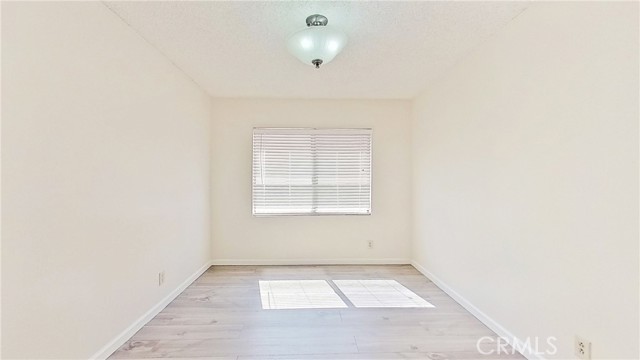 Detail Gallery Image 13 of 21 For 9906 Owensmouth Ave #7,  Chatsworth,  CA 91311 - 3 Beds | 2/1 Baths