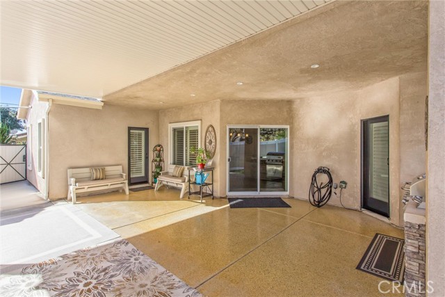 425 Sandalwood, Calimesa CA: https://media.crmls.org/medias/a8c6ac97-9e9e-4252-85c2-863f8e14e2f6.jpg