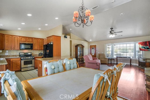 Detail Gallery Image 24 of 48 For 22301 Westwood Bld, Tehachapi,  CA 93561 - 3 Beds | 2 Baths