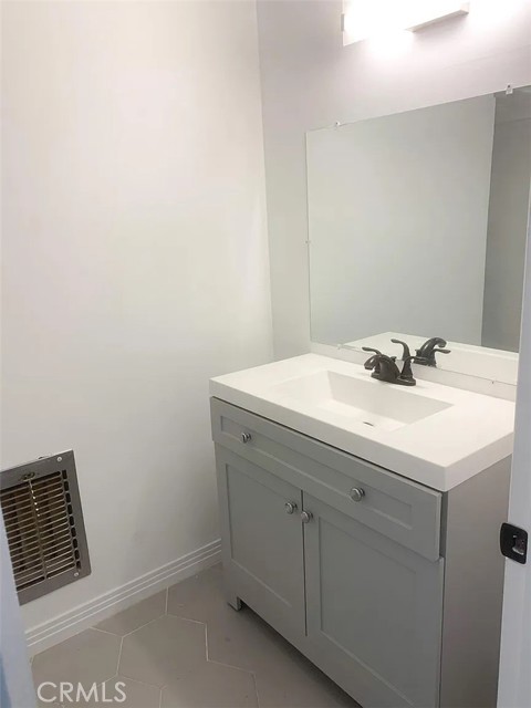 Detail Gallery Image 15 of 24 For 430 Terrill Ave, Los Angeles,  CA 90042 - 3 Beds | 2 Baths