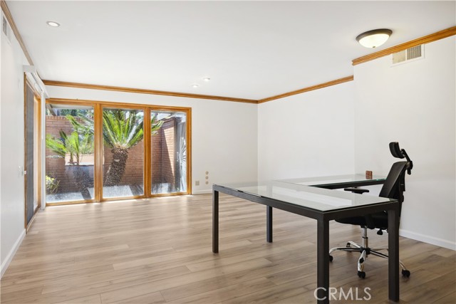 Detail Gallery Image 7 of 23 For 16347 Mandalay Dr, Encino,  CA 91436 - 4 Beds | 3 Baths