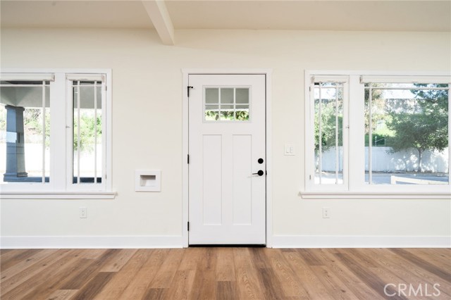 Detail Gallery Image 5 of 28 For 1946 Corson St, Pasadena,  CA 91107 - 3 Beds | 2 Baths