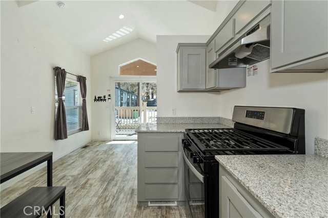 Detail Gallery Image 9 of 35 For 547 Alden #6, Big Bear Lake,  CA 92315 - 1 Beds | 1 Baths