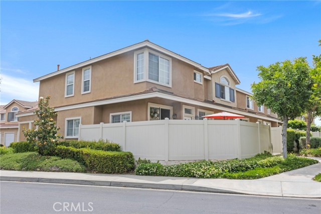 8383 E Arrowhead Way, Anaheim Hills CA: https://media.crmls.org/medias/a8ca5d33-7aed-46ec-8d41-bbced8686810.jpg