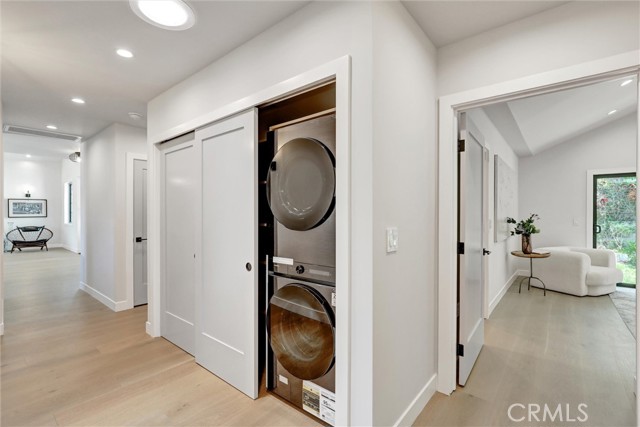 Detail Gallery Image 27 of 39 For 6451 Firebrand St, Los Angeles,  CA 90045 - 4 Beds | 3/1 Baths
