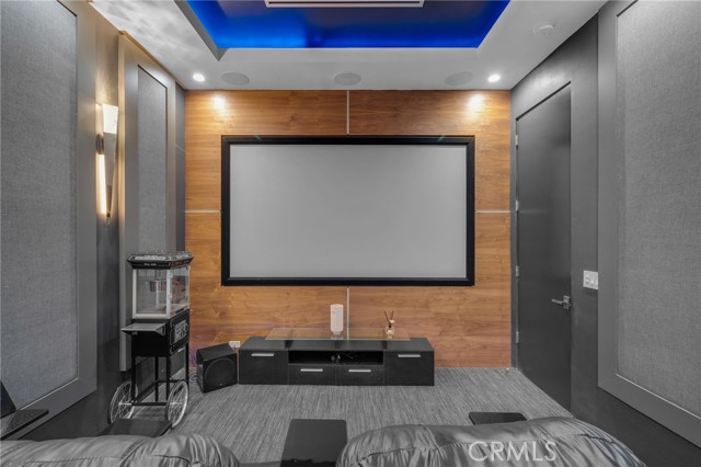 Detail Gallery Image 11 of 59 For 15231 Greenleaf St, Sherman Oaks,  CA 91403 - 6 Beds | 7/1 Baths