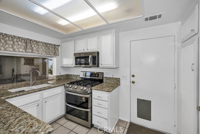 Detail Gallery Image 10 of 28 For 28114 Seco Canyon #156,  Saugus,  CA 91390 - 2 Beds | 2/1 Baths