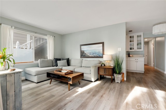 Detail Gallery Image 17 of 58 For 352 Thalia, Laguna Beach,  CA 92651 - 6 Beds | 3 Baths