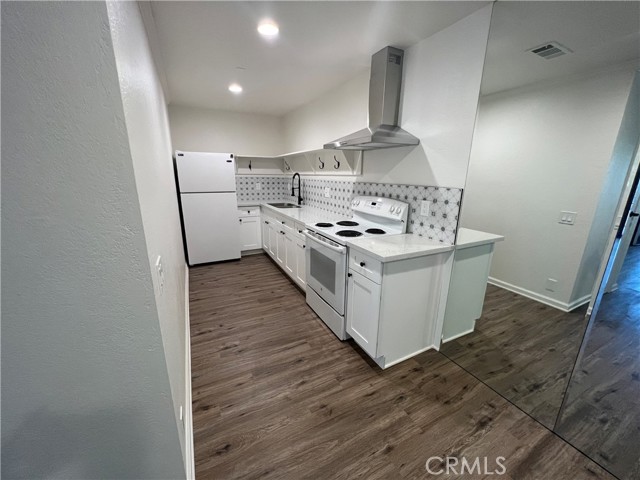 Detail Gallery Image 4 of 46 For 2821 N Los Felices Cir #2,  Palm Springs,  CA 92262 - 1 Beds | 1 Baths