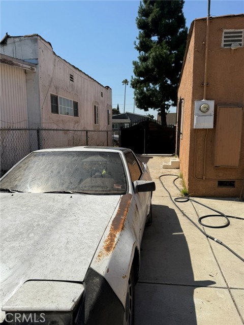 1229 E 89th Street, Los Angeles CA: https://media.crmls.org/medias/a8cc4aae-b518-42f8-9ef1-d5d145084aec.jpg