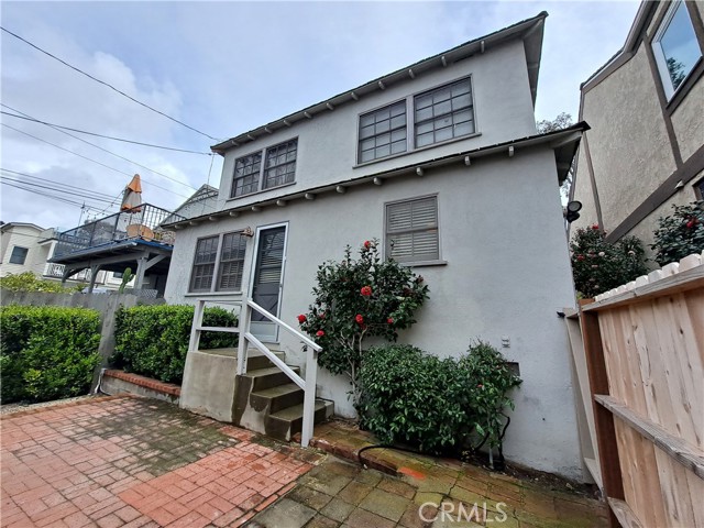 519 Poppy Avenue, Corona del Mar CA: https://media.crmls.org/medias/a8cd5975-b3a3-496c-a0e8-7fa1489b4a07.jpg