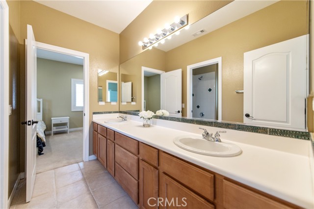 Detail Gallery Image 16 of 20 For 25 Blossom, Irvine,  CA 92620 - 4 Beds | 3 Baths