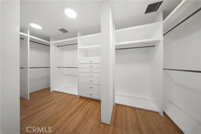 Detail Gallery Image 27 of 39 For 519 Santa Ana, Newport Beach,  CA 92663 - 4 Beds | 4/1 Baths