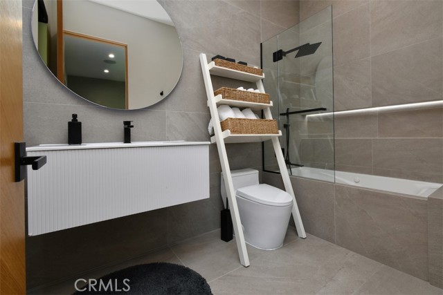 Detail Gallery Image 28 of 36 For 14753 Round Valley, Sherman Oaks,  CA 91403 - 4 Beds | 5 Baths