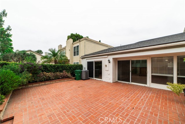 4436 Sandburg Way, Irvine CA: https://media.crmls.org/medias/a8d0eb14-06c1-4bdb-8cfa-572b5d83cff1.jpg