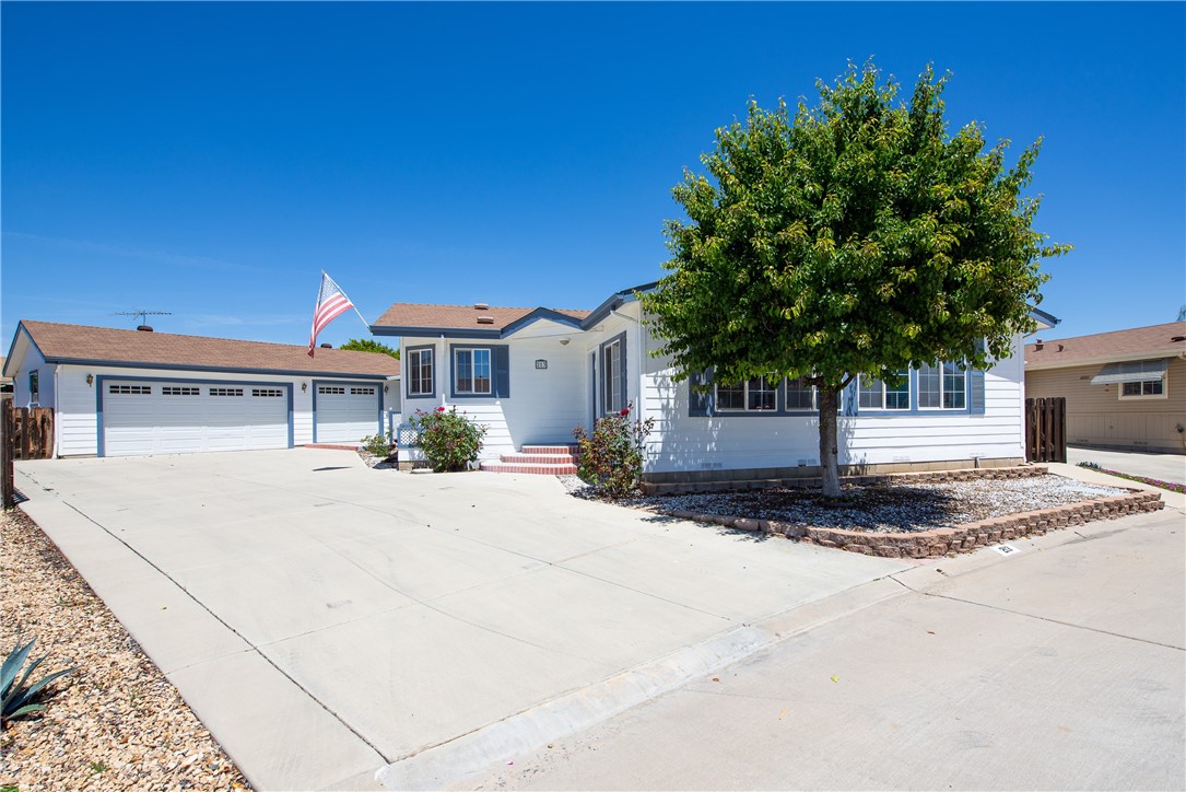 Detail Gallery Image 2 of 46 For 27250 Murrieta Rd #213,  Menifee,  CA 92586 - 3 Beds | 2 Baths