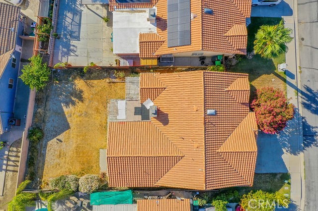 2121 Begonia Court, Hemet CA: https://media.crmls.org/medias/a8d1879b-d607-4fcb-93a2-b49b27c3d93c.jpg