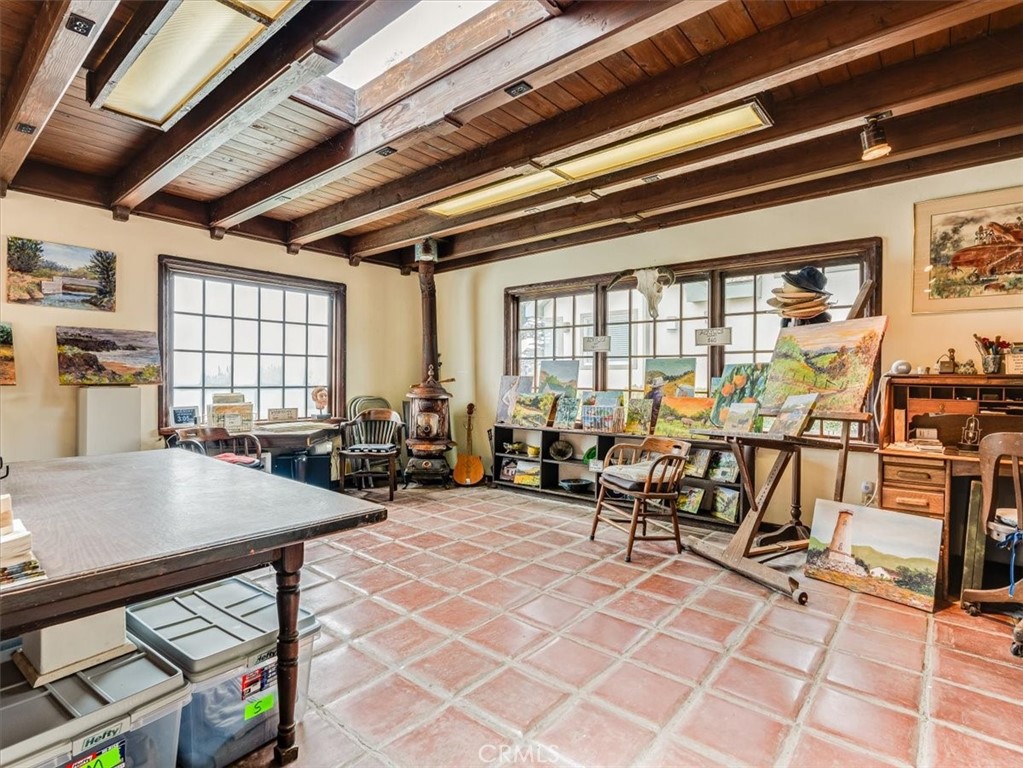 https://media.crmls.org/medias/a8d244dc-b352-407e-88c5-81a82a6bd571.jpg?preset=X-Large